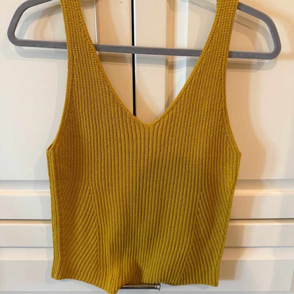 Small Vince Mustard V-Neck Sweater Top